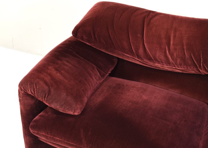 Maralunga sofa in striped Mohair velvet by Vico Magistretti for CASSINA - Italy, 1973 | #S12385 - Image 10