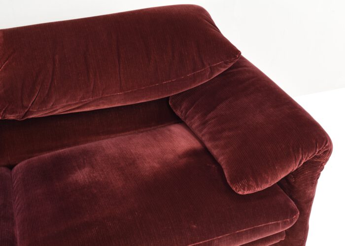 Maralunga sofa in striped Mohair velvet by Vico Magistretti for CASSINA - Italy, 1973 | #S12385 - Image 11